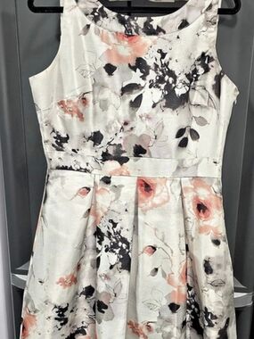 Studio One Floral Pleated Mini Dress in White & Pink Size 12 Like New